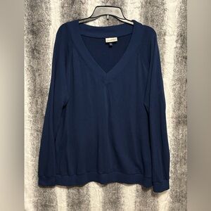 Universal Thread Navy Blue V-Neck Top